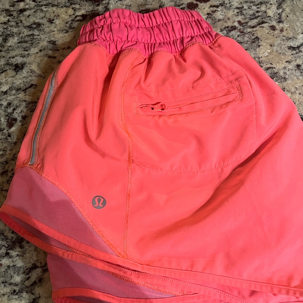 lululemon hotty hot short size 4 rare color